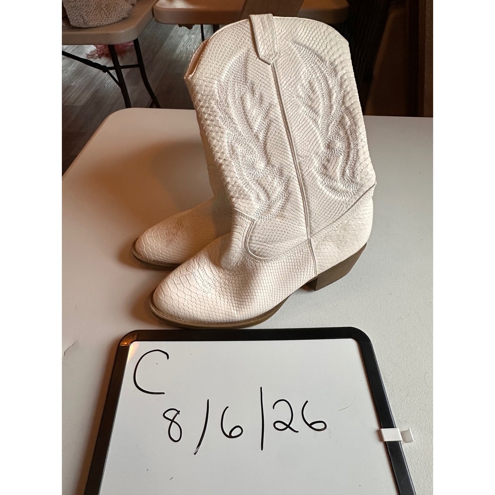 Gaucho White Faux Snakeskin Western Cowboy Boots Womens 10W Pointed Toe Stack